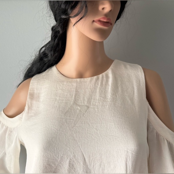 Express Cold Shoulder Long Sleeve Top Size Medium Beige loose style Fully lined - Picture 4 of 11